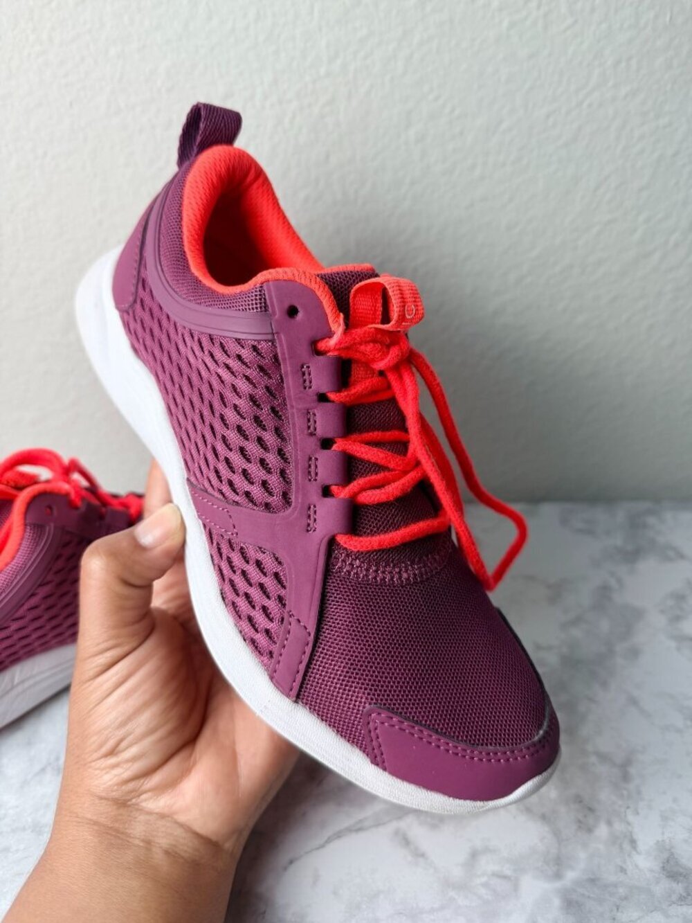 Vionic Womens Ingrid Purple Athletic Sneakers Size 5 With Orange Accents